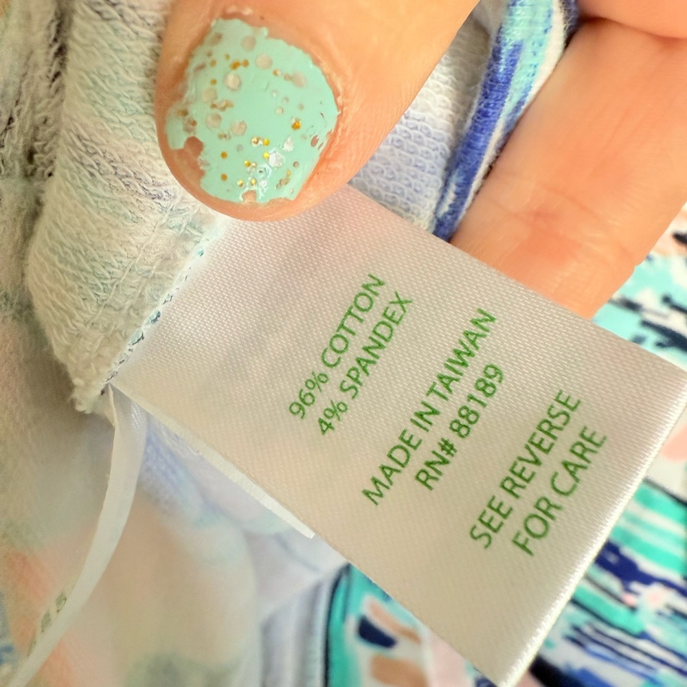 Women’s Lilly Pulitzer Skipper Popover in Pier Pressure. - Picture 8 of 9